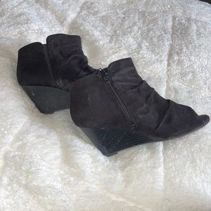 Black Open toe wedged bootie
